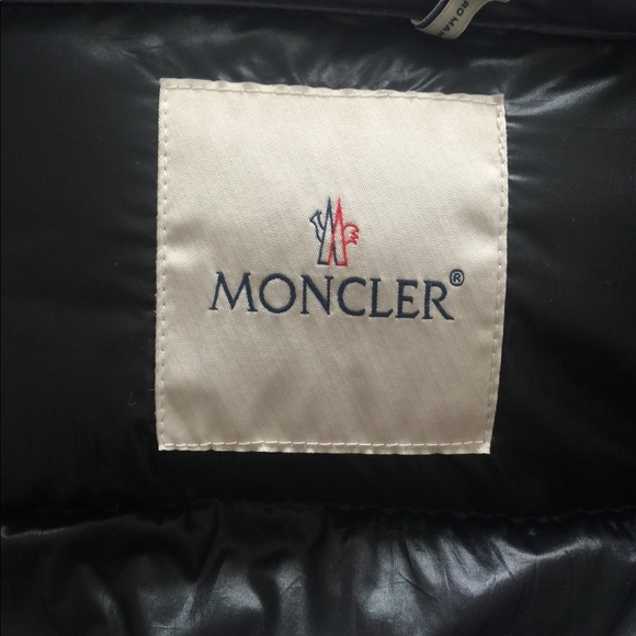 NFS—Moncler Doudoune Legere size 3 - Picture 3 of 10